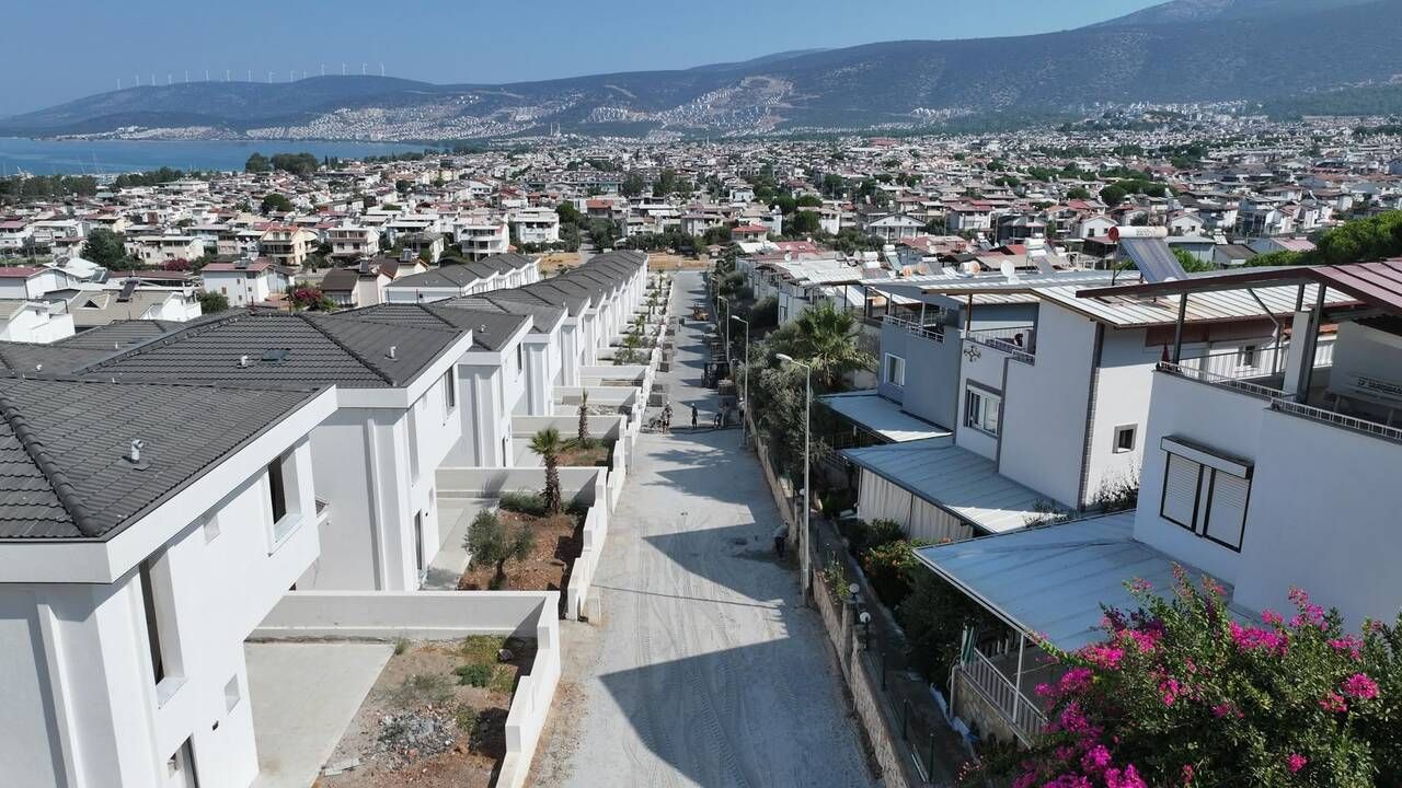 DİDİM BELEDİYESİ AKBÜK’TE PARKE TAŞI DÖŞEME ÇALIŞMALARINI SÜRDÜRÜYOR