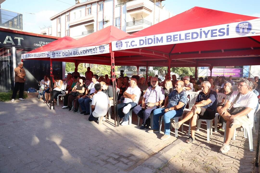 Başkan Hatice Gençay, Efeler Mahallesi’nde talepleri dinledi, yapılan çalışmaları paylaştı