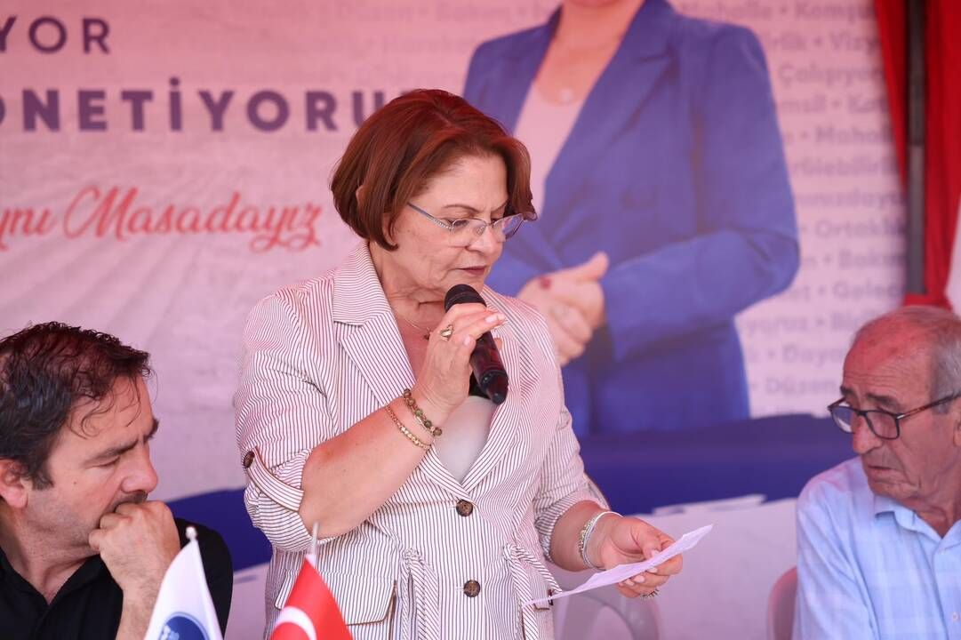 Başkan Hatice Gençay, Efeler Mahallesi’nde talepleri dinledi, yapılan çalışmaları paylaştı